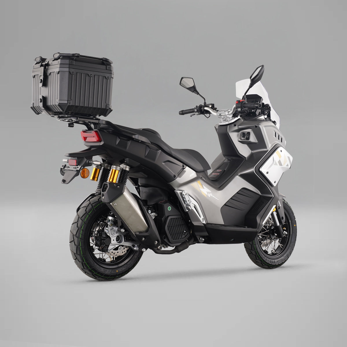 ZAIRON Zs8 Sport Gris Interestelar - vista tres cuartos trasera derecha